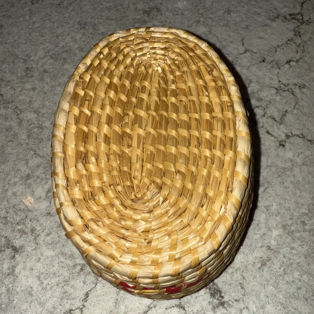 Vintage Handwoven Chicken Basket with Lid Straw Coiled Cottage Farmhouse 7.5x5.5